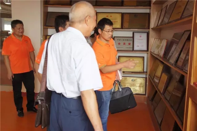 燃?xì)饪緺t,旋轉(zhuǎn)爐,熱風(fēng)循環(huán)爐,冷凍醒發(fā)箱,起酥機(jī),組合爐-賽思達(dá)-世界級(jí)烘焙設(shè)備品牌 燃?xì)饪緺t,旋轉(zhuǎn)爐,熱風(fēng)循環(huán)爐,冷凍醒發(fā)箱,起酥機(jī),組合爐-賽思達(dá)-世界級(jí)烘焙設(shè)備品牌