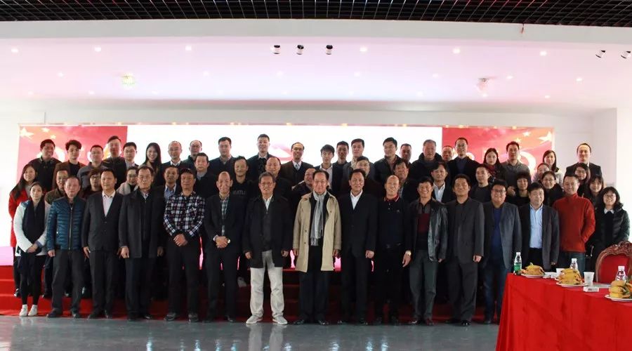 “凝聚正能量，譜寫新篇章——2018會長（擴(kuò)大）迎新座談會”在賽思達(dá)成功召開