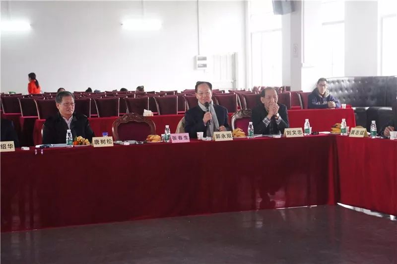 “凝聚正能量，譜寫新篇章——2018會長（擴(kuò)大）迎新座談會”在賽思達(dá)成功召開