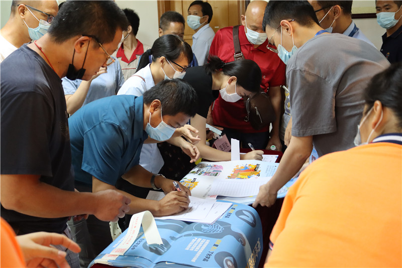 從化區(qū)明珠工業(yè)園安監(jiān)中隊(duì)組織石海片區(qū)企業(yè)在賽思達(dá)開展觀看工礦商貿(mào)企業(yè)的安全生產(chǎn)事故警示教育片活動(dòng)