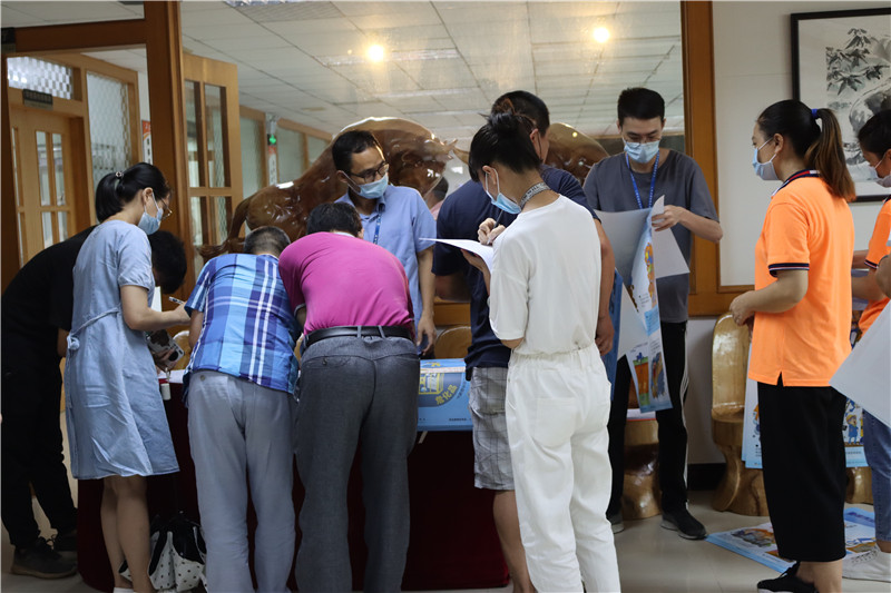 從化區(qū)明珠工業(yè)園安監(jiān)中隊(duì)組織石海片區(qū)企業(yè)在賽思達(dá)開展觀看工礦商貿(mào)企業(yè)的安全生產(chǎn)事故警示教育片活動(dòng)