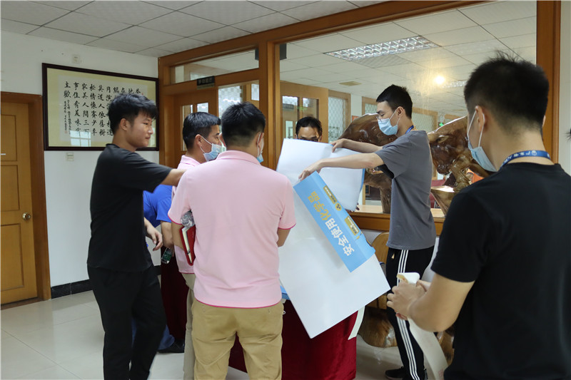 從化區(qū)明珠工業(yè)園安監(jiān)中隊(duì)組織石海片區(qū)企業(yè)在賽思達(dá)開展觀看工礦商貿(mào)企業(yè)的安全生產(chǎn)事故警示教育片活動(dòng)